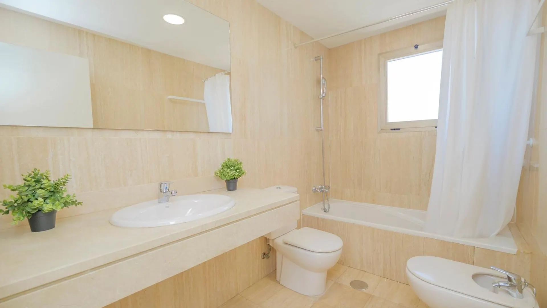 Amplio Apartamento Frente Al Mar Málaga Lejlighed