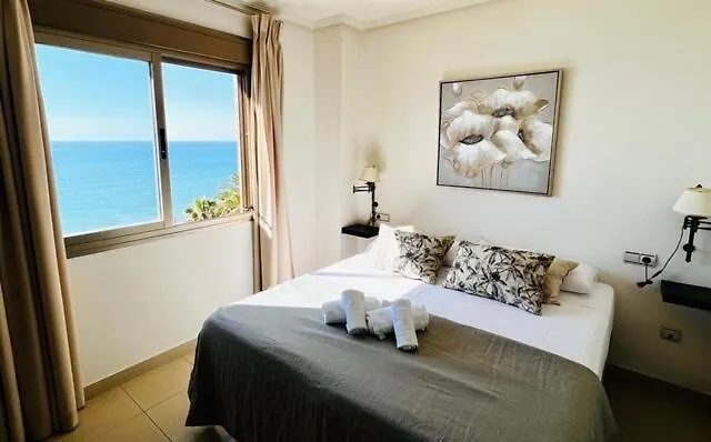 Amplio Apartamento Frente Al Mar Malaga Apartment